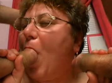 imagen a esta abuela se le ha ido la pinza por completo