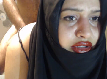 imagen Esposa árabe acaba llorando tras el sexo anal