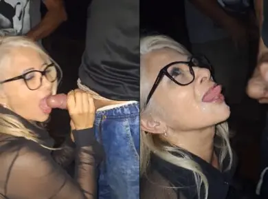 imagen Lleva a su esposa a un cine porno