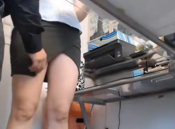 su secretaria se pone traviesa